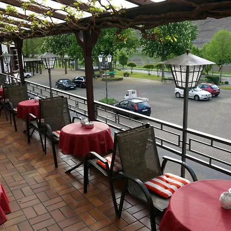 Weinhaus Hirschen *