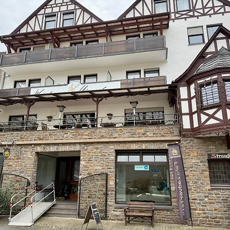 Weinhaus Hirschen * Bruttig-Fankel