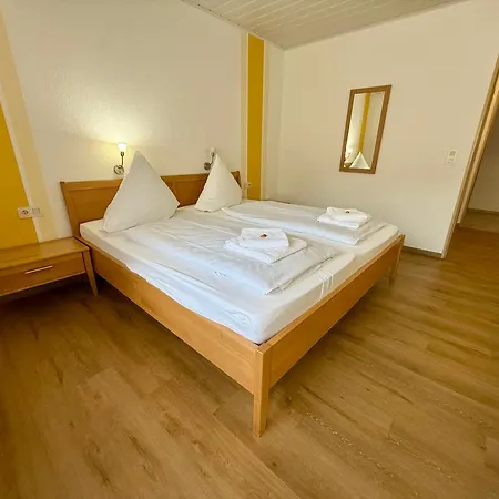 Vendégház Weinhaus Hirschen Bruttig-Fankel