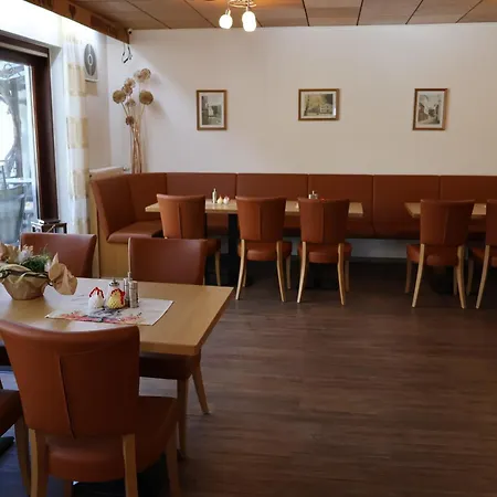 게스트하우스 Weinhaus Hirschen 3*