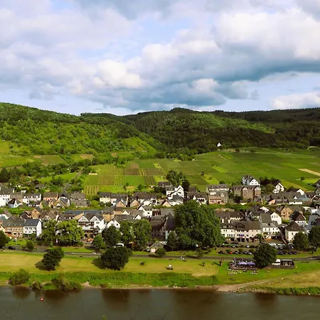 Gæstehus Weinhaus Hirschen Bruttig-Fankel